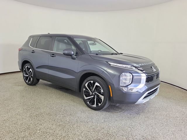 Used 2024 Mitsubishi Outlander SE image 4