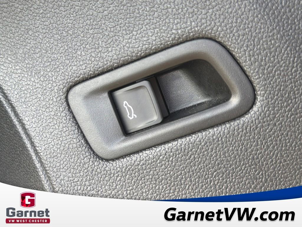 Used 2024 Volkswagen Atlas Peak Edition SE image 39