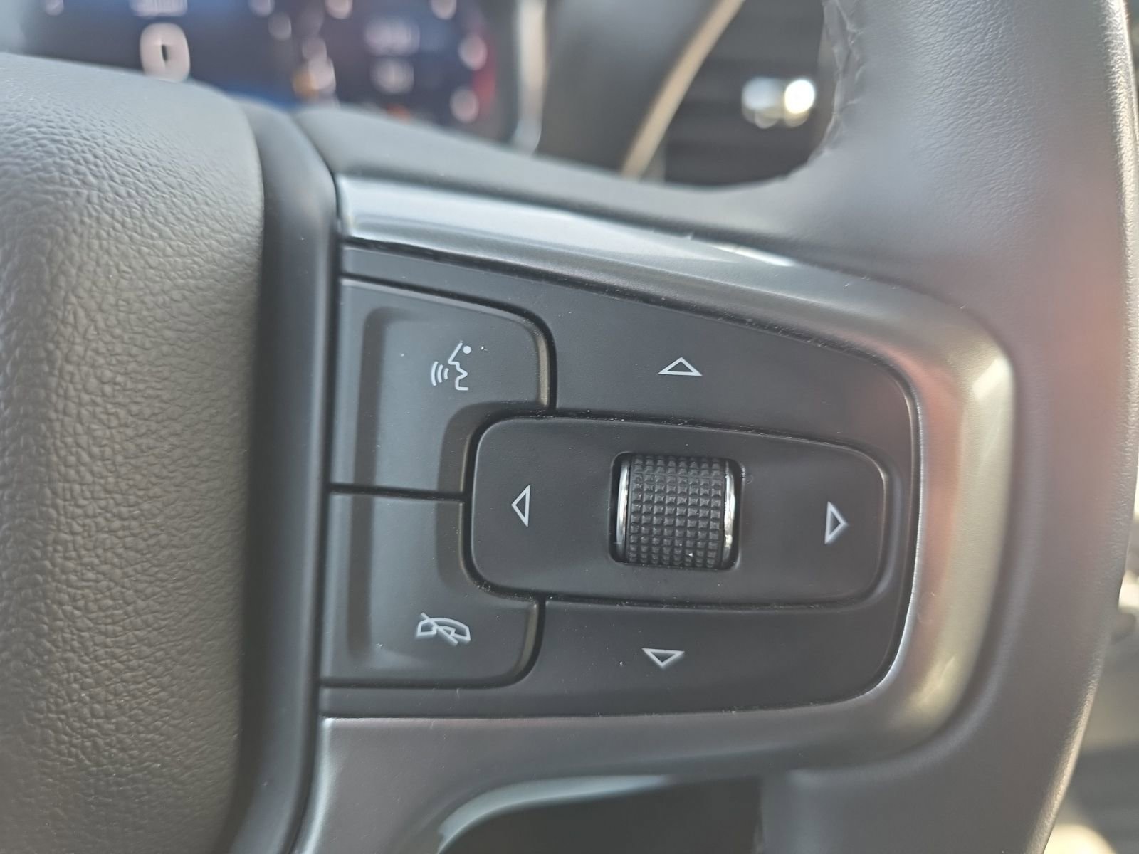 Used 2025 Chevrolet Silverado 2500 LT w/ Convenience Package image 17