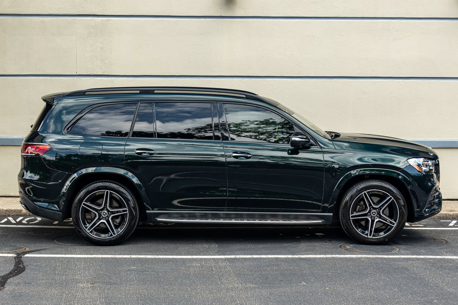 Used 2022 Mercedes-Benz GLS 450 4MATIC image 11