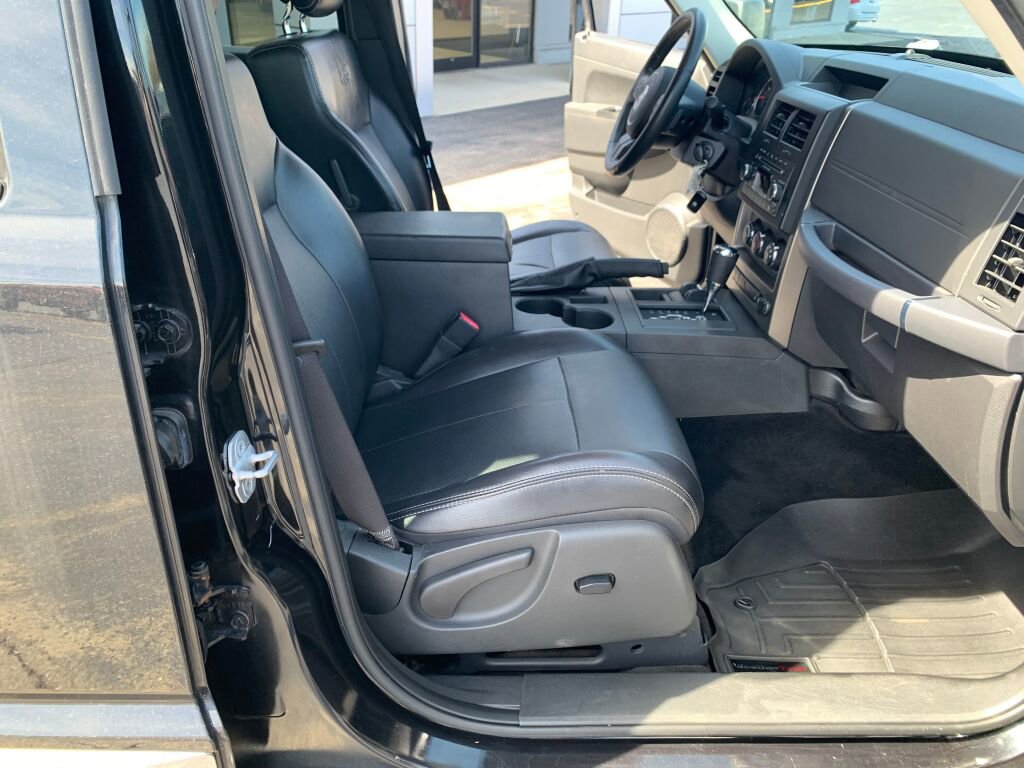 Used 2012 Jeep Liberty Sport image 14