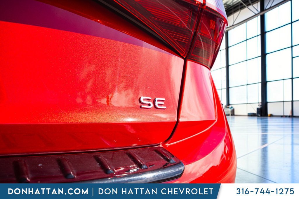 Used 2025 Volkswagen Jetta SE FWD image 43