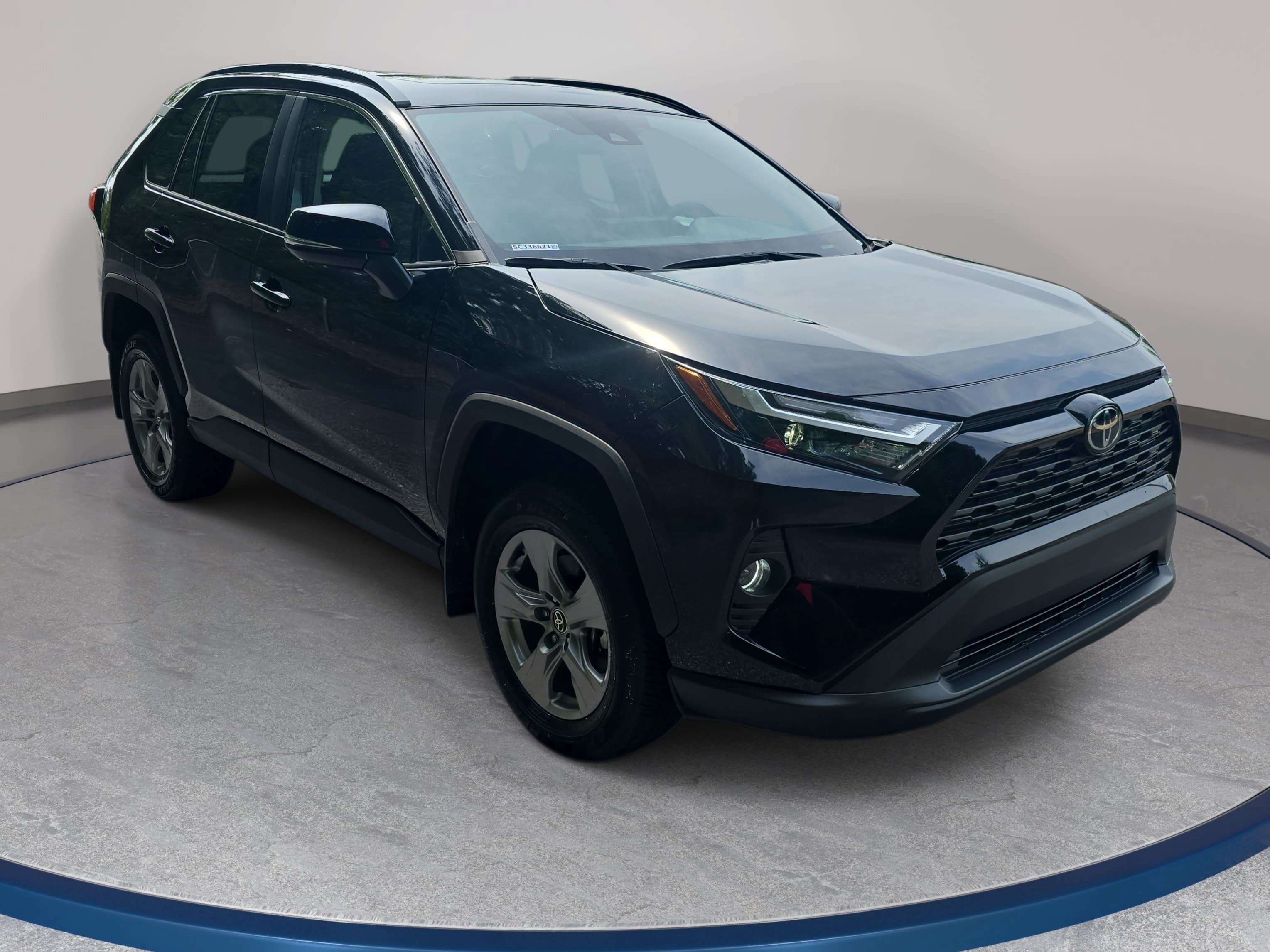 Used 2025 Toyota RAV4 XLE w/ Convenience Package FWD image 3