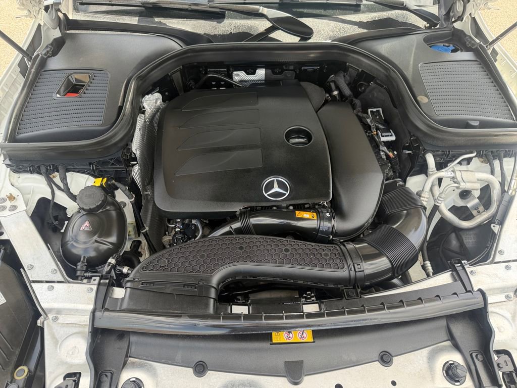 Used 2020 Mercedes-Benz GLC 300 4MATIC image 24