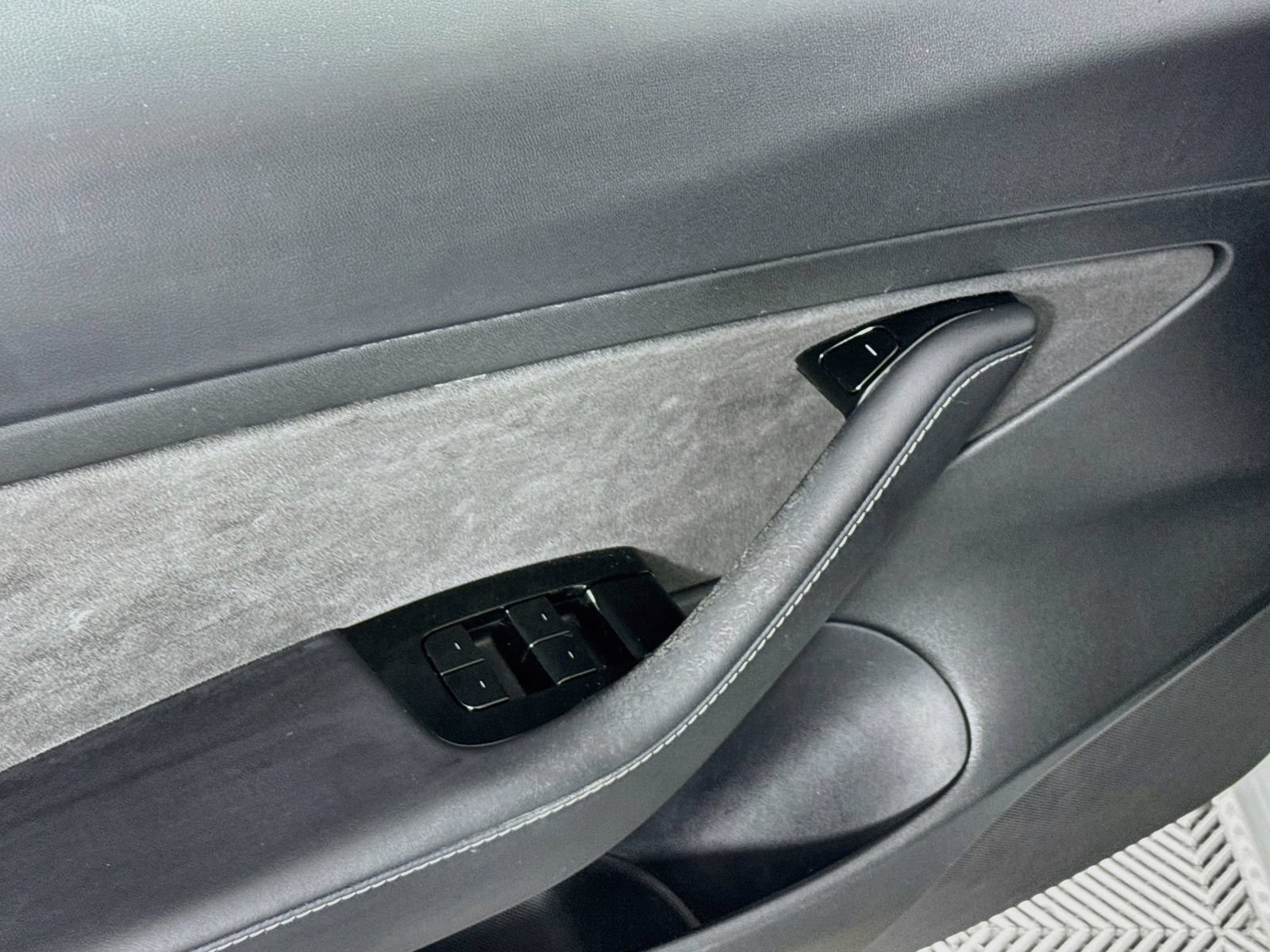 Used 2020 Tesla Model 3 Standard Range RWD image 17