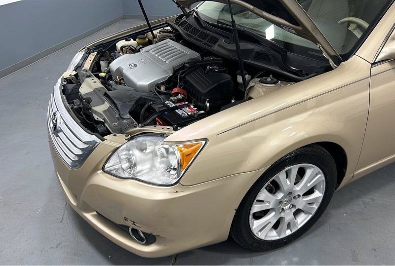 Used 2010 Toyota Avalon FWD image 18