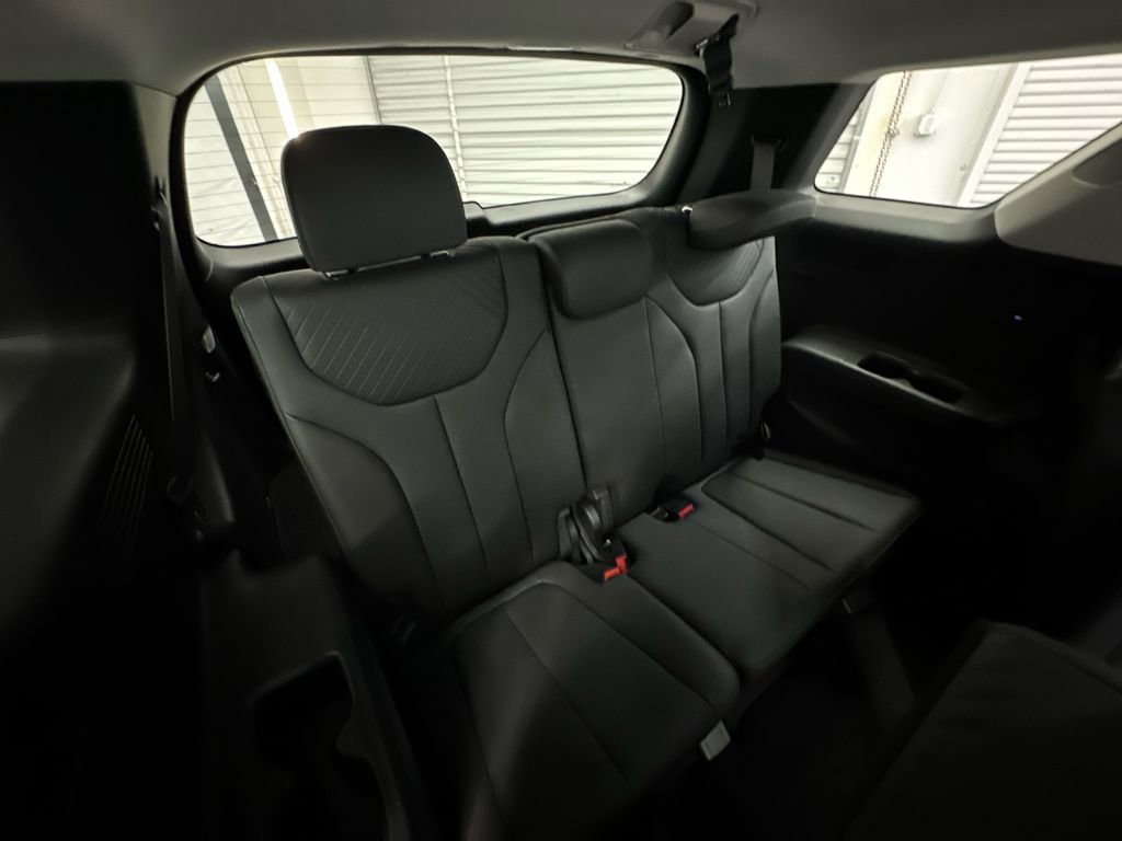 Used 2024 Hyundai Palisade SEL w/ Premium Package image 19