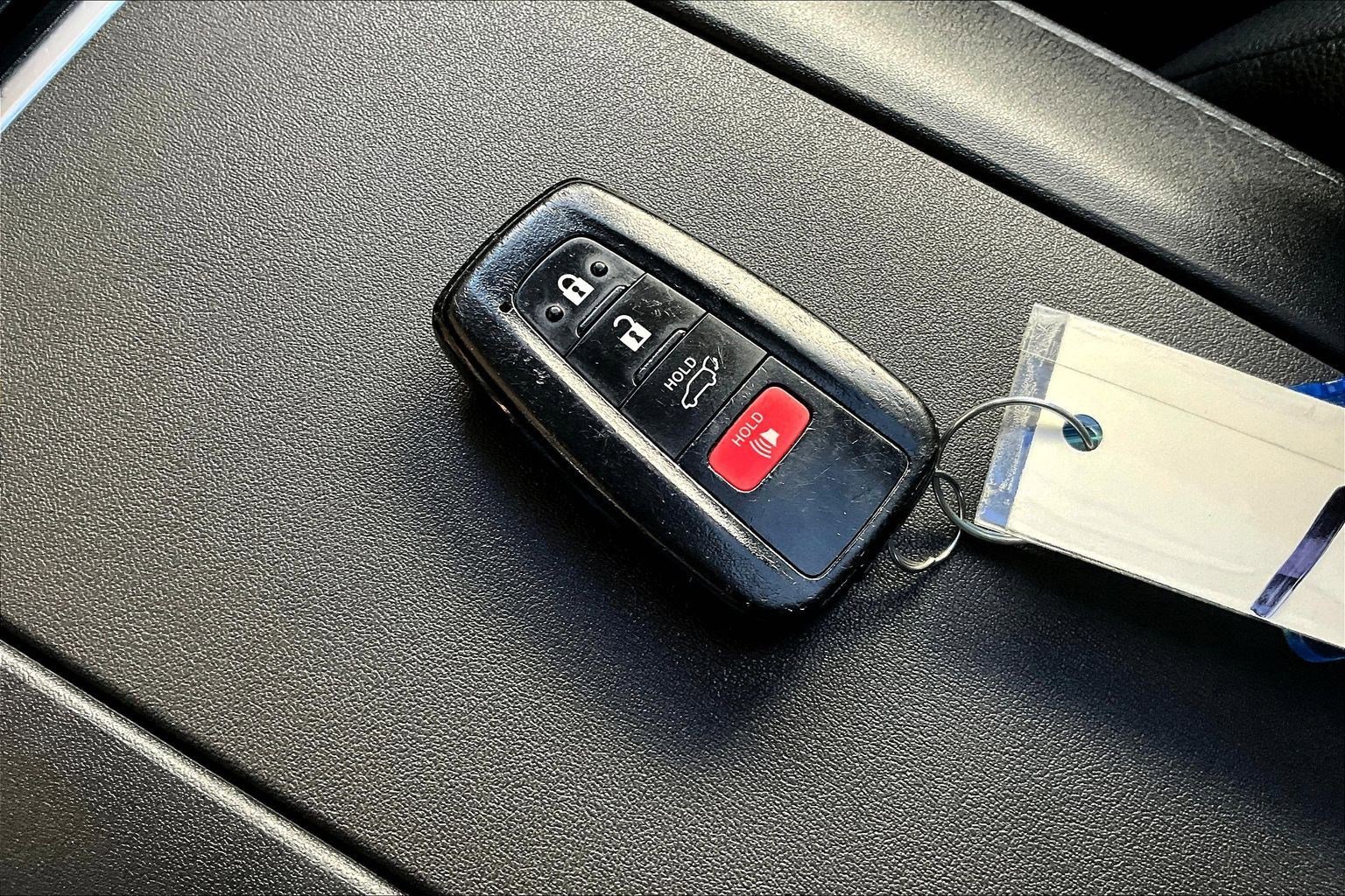 Used 2021 Toyota Highlander XLE image 36