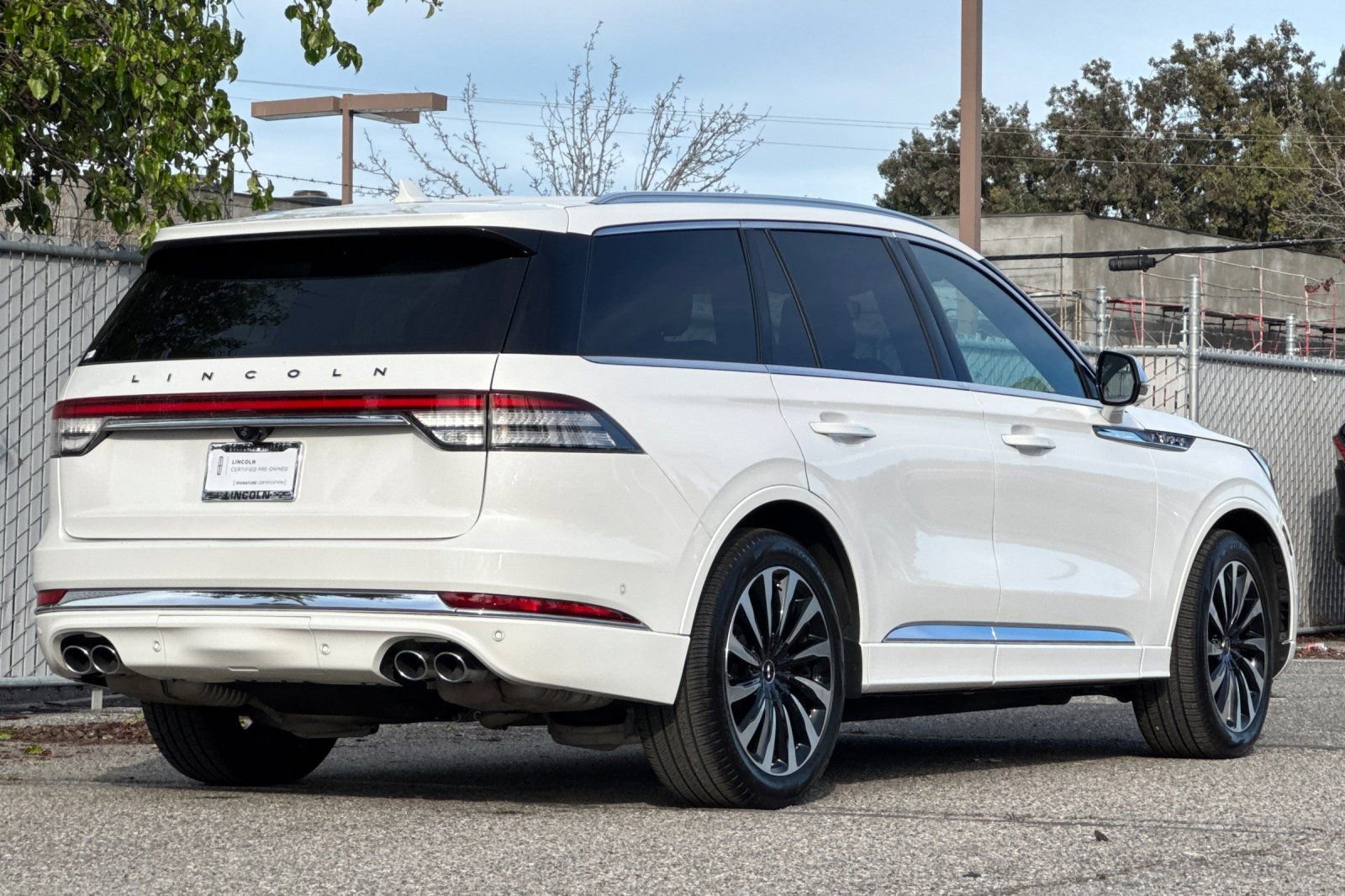 Certified 2022 Lincoln Aviator Black Label Grand Touring w/ Class IV Trailer Tow Package image 4