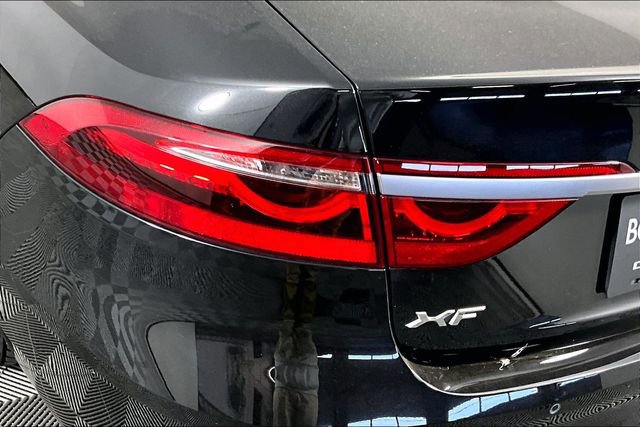Used 2022 Jaguar XF R-Dynamic SE AWD/4WD image 21