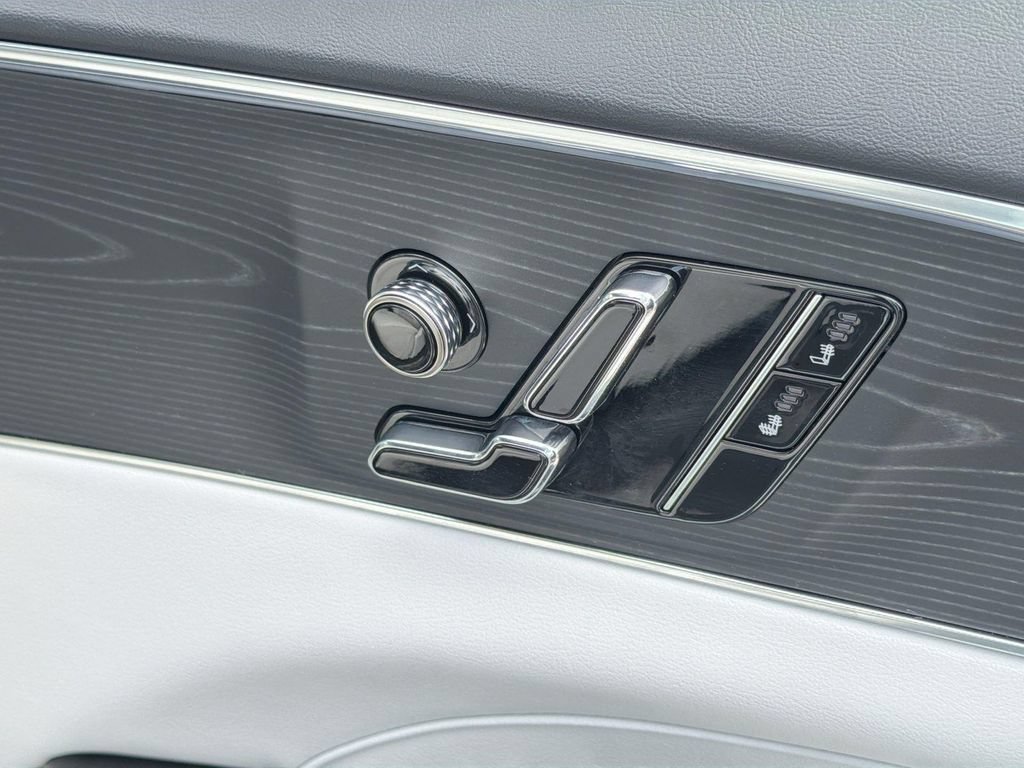 Certified 2024 Cadillac Lyriq Sport AWD/4WD image 30