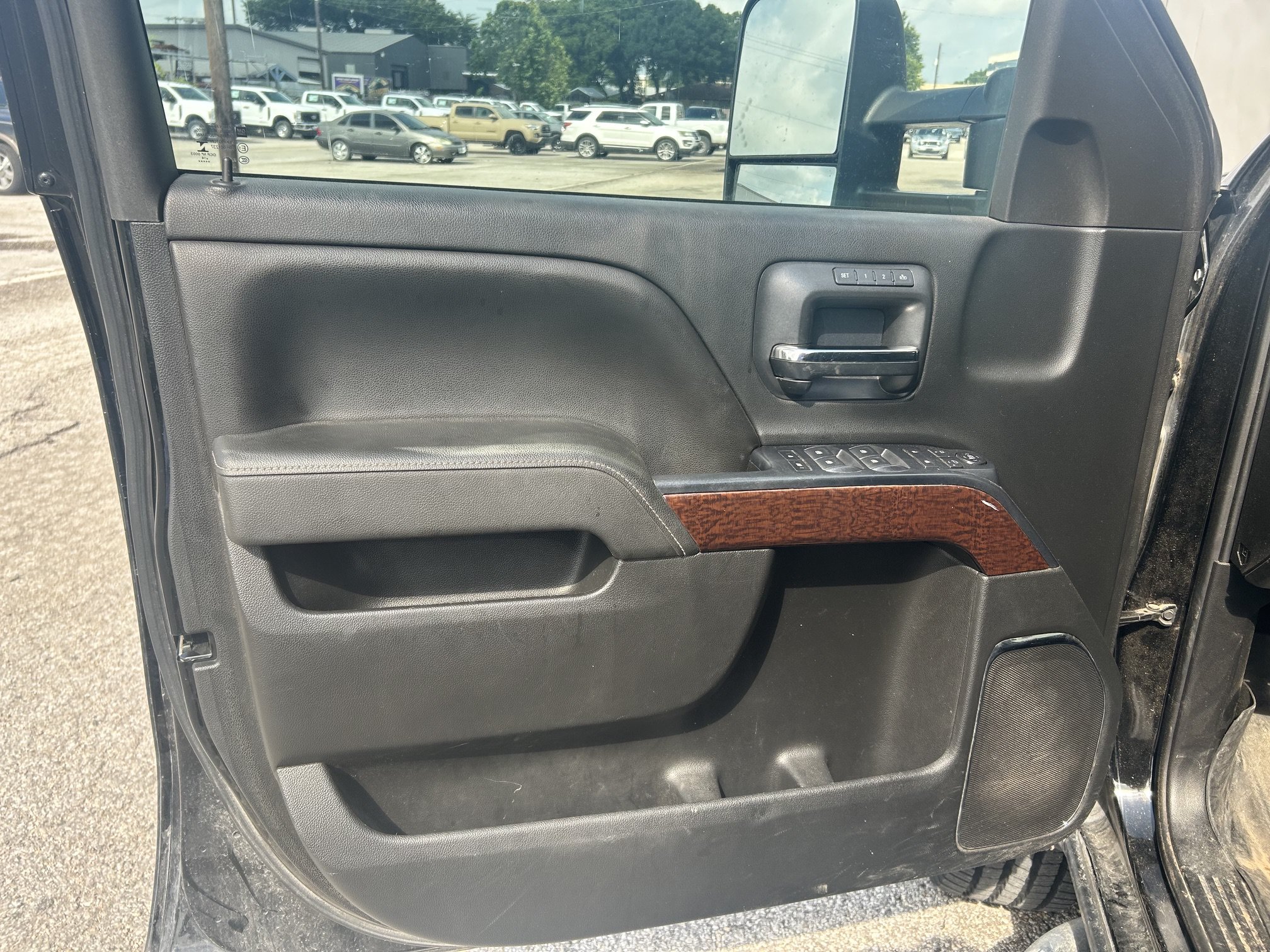 Used 2015 GMC Sierra 2500 SLT AWD/4WD image 18
