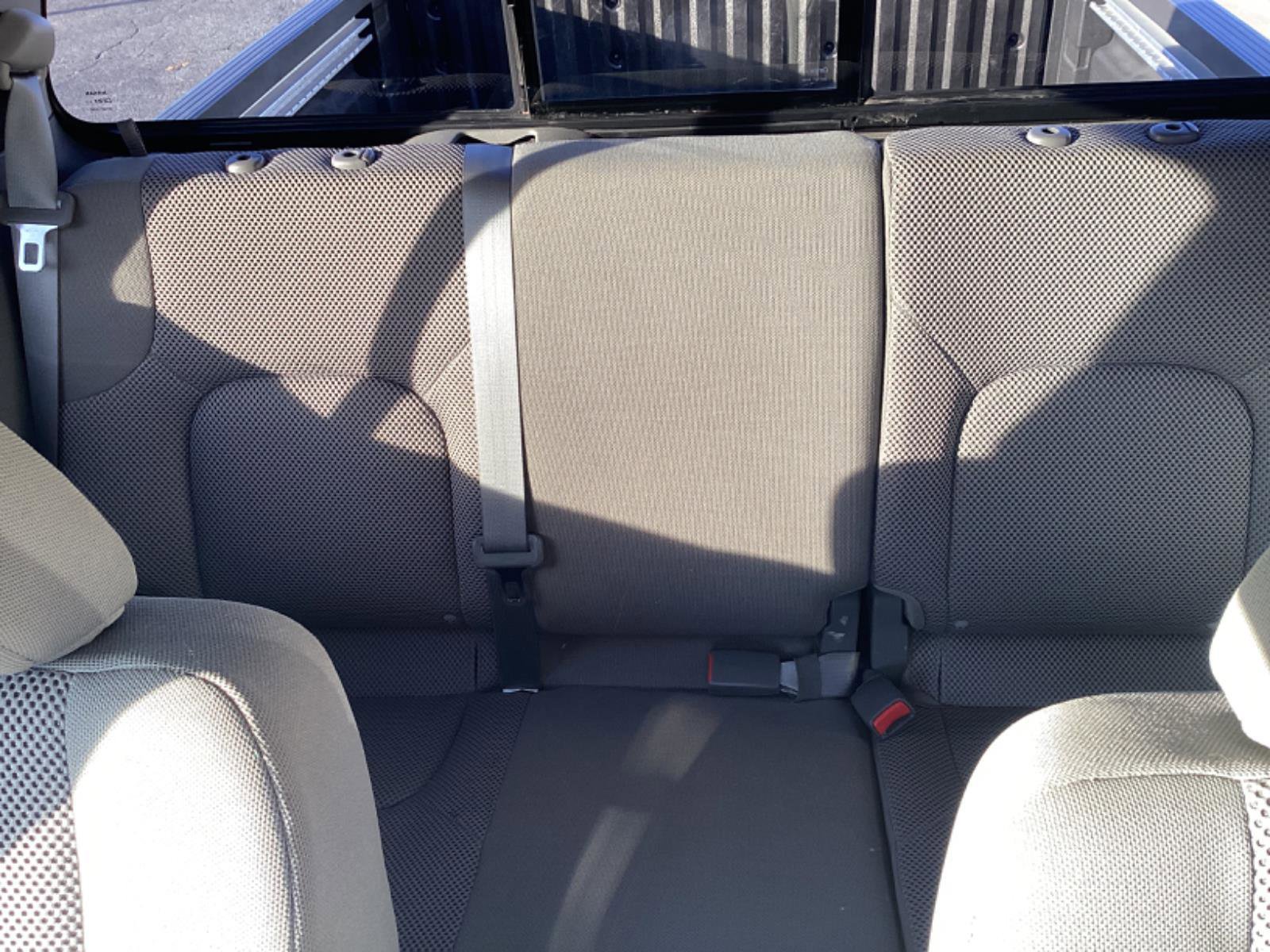 Used 2021 Nissan Frontier SV w/ Midnight Edition Floor Mats image 14