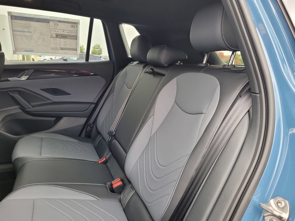 New 2026 Volkswagen Tiguan SE R-Line FWD image 13