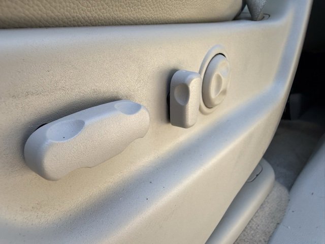 Used 2008 Chevrolet Avalanche LTZ w/ LTZ Preferred Equipment Group image 15