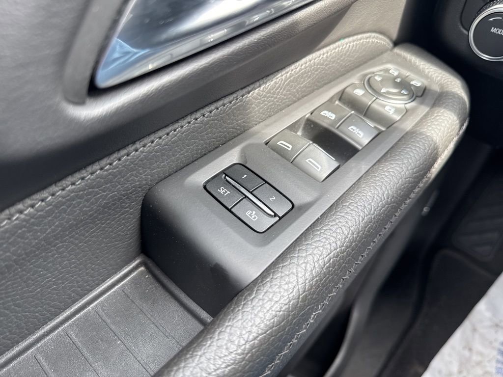 Used 2023 GMC Yukon Denali AWD/4WD image 54