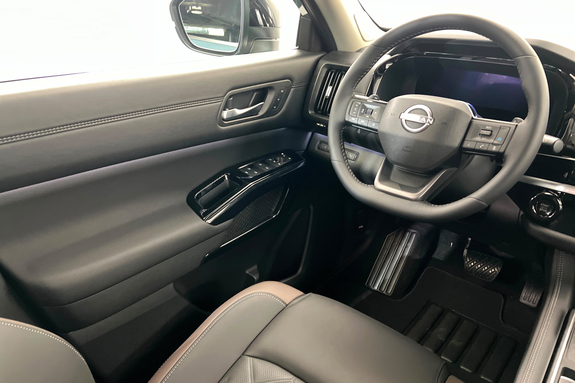 New 2026 Nissan Pathfinder Platinum AWD/4WD image 11