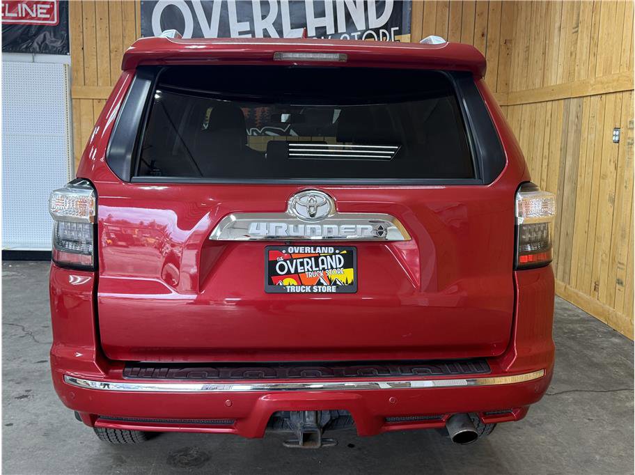 Used 2018 Toyota 4Runner Limited w/ Four Season Floor Mat Package AWD/4WD image 7