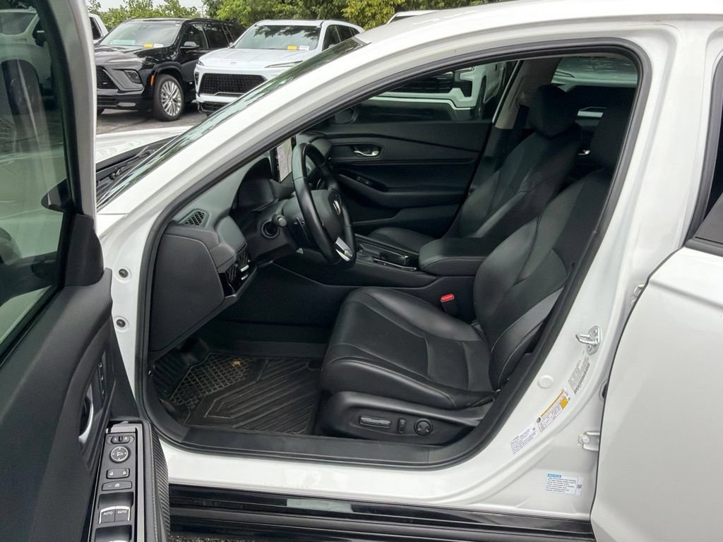 Used 2023 Honda Accord Touring image 6