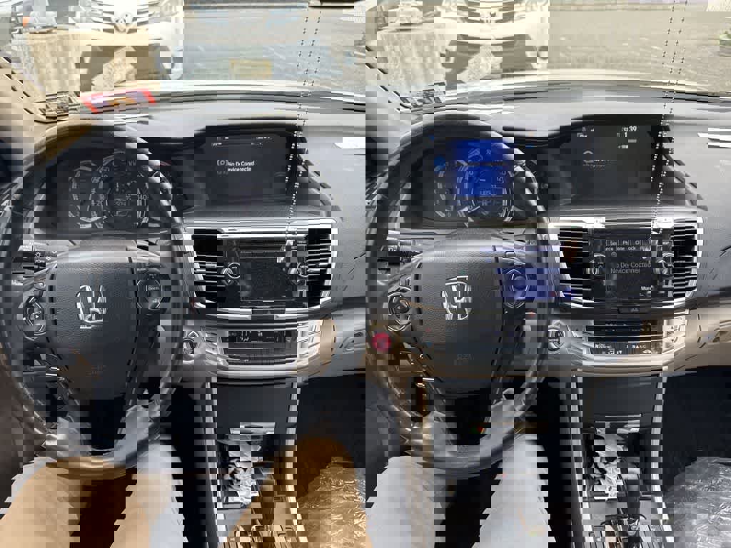 Used 2015 Honda Accord EX-L image 3