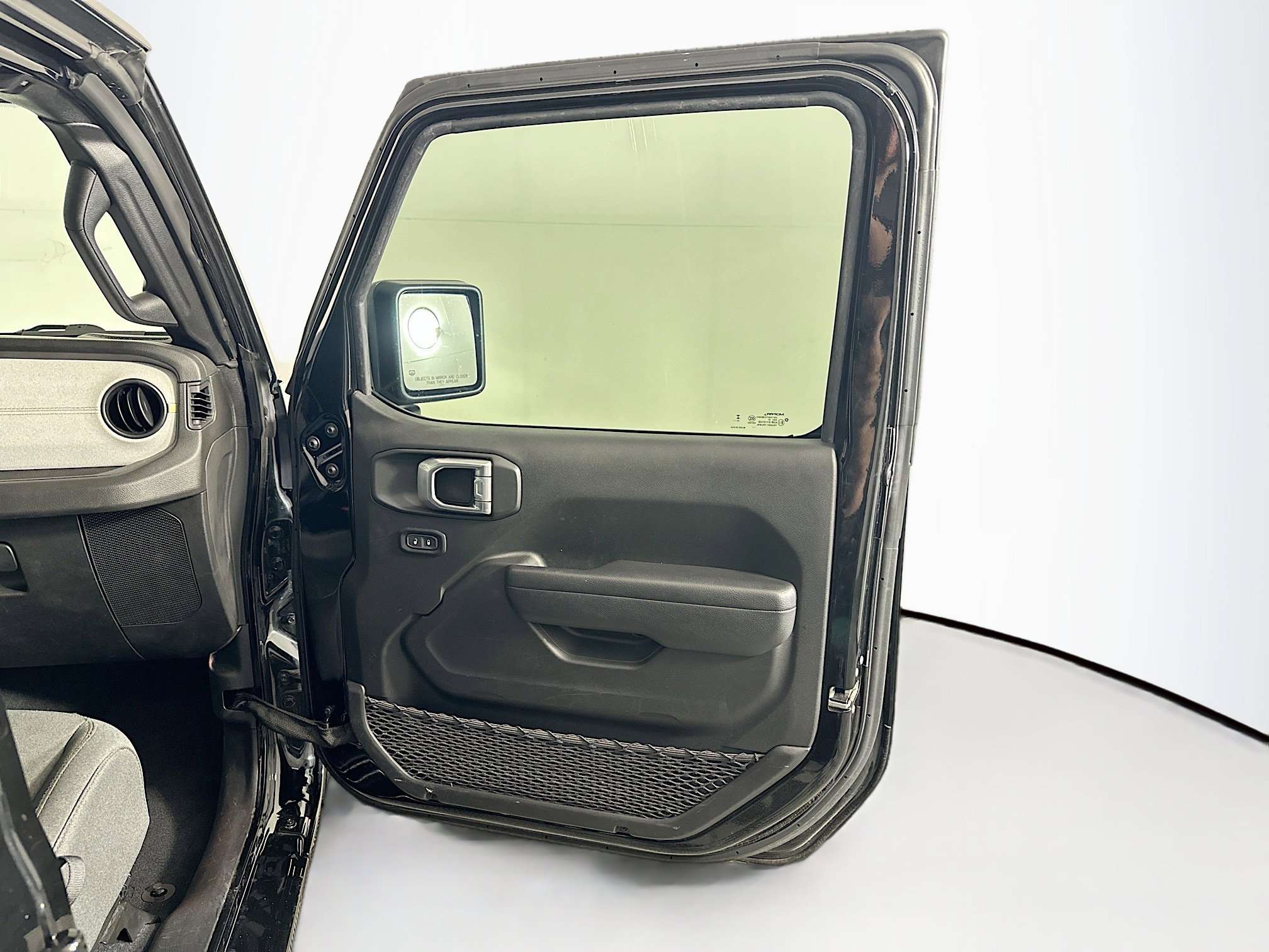 Used 2024 Jeep Wrangler Unlimited AWD/4WD image 32