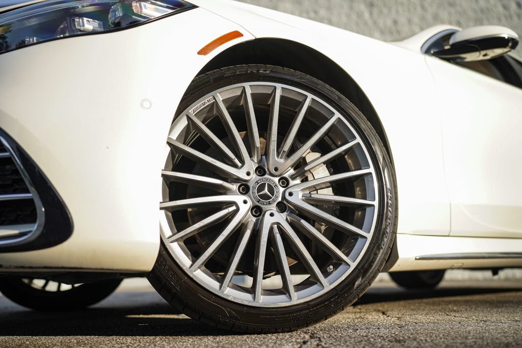 Used 2022 Mercedes-Benz S 500 4MATIC w/ AMG Line Package image 18