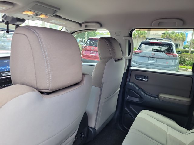 Used 2022 Nissan Frontier SV RWD image 11