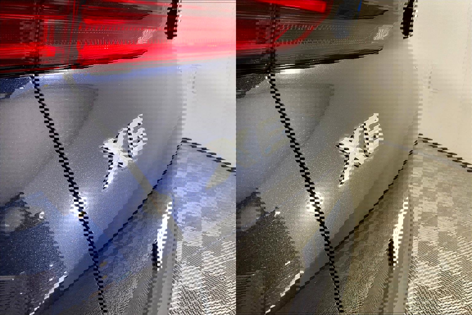 Certified 2024 BMW X6 xDrive40i w/ M Sport Professional Package image 33