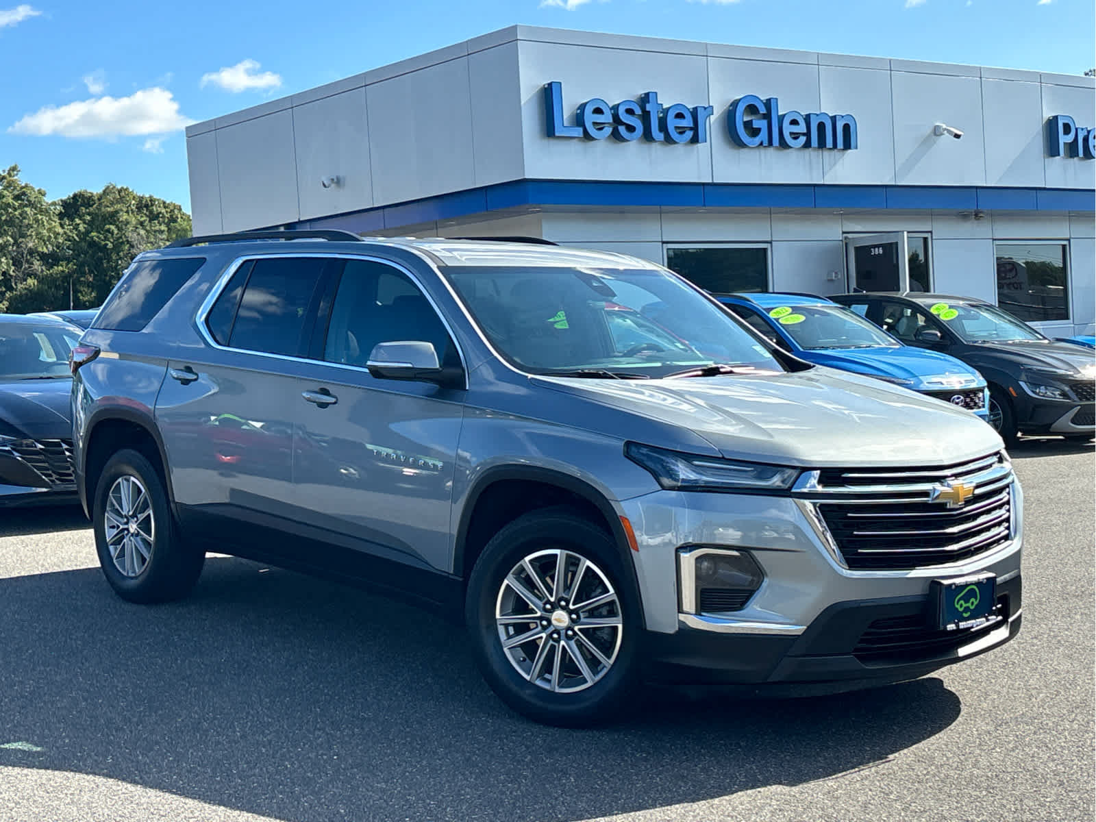 Certified 2023 Chevrolet Traverse LT FWD image 3