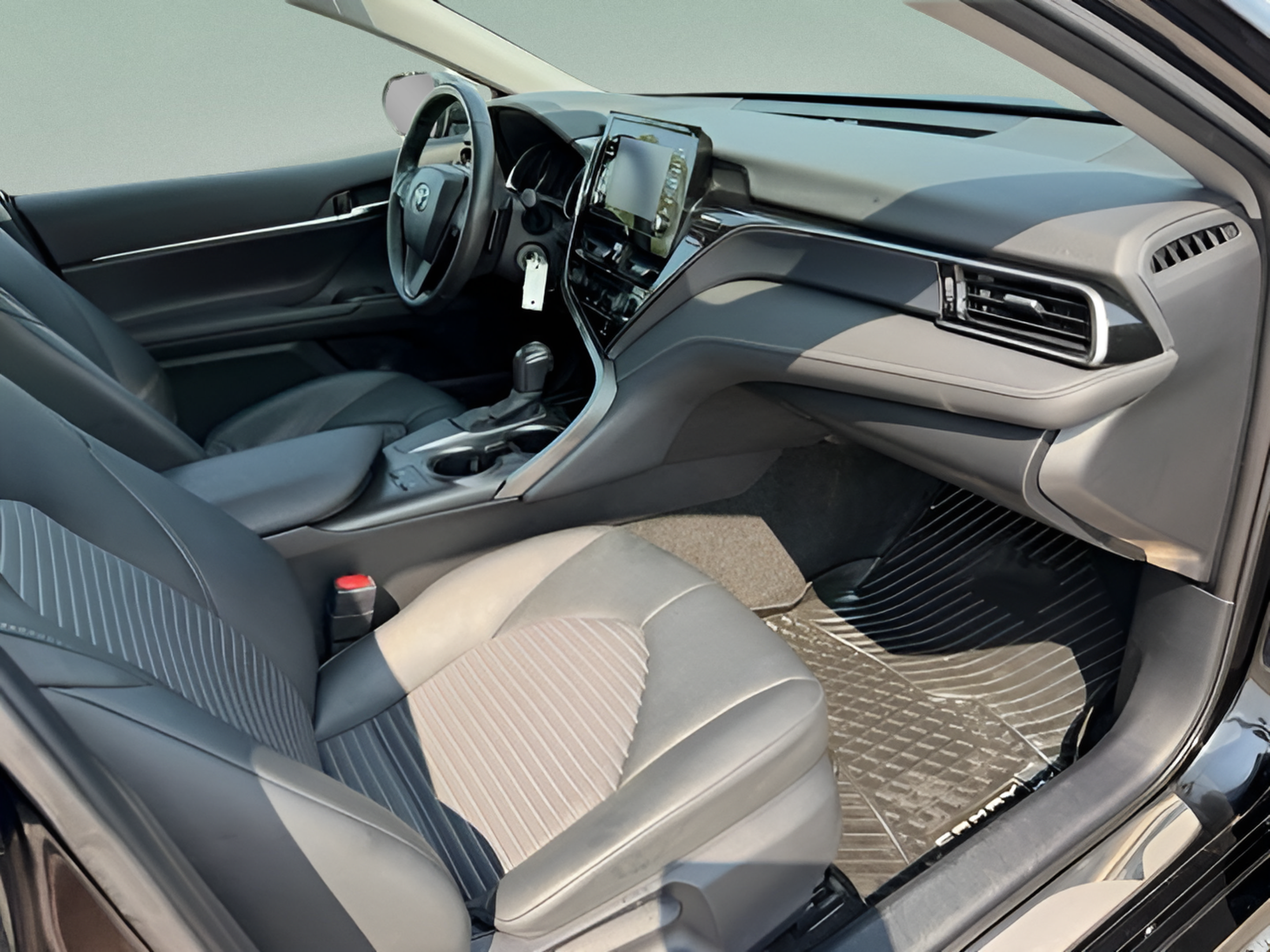 Used 2024 Toyota Camry SE FWD image 27