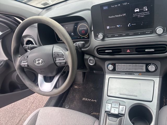 Used 2023 Hyundai Kona SE w/ Cargo Package FWD image 9