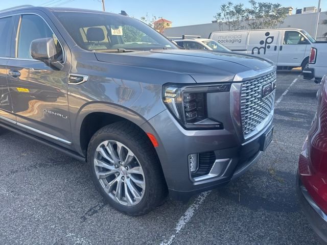 Certified 2021 GMC Yukon XL Denali w/ Denali Premium Package AWD/4WD image 2