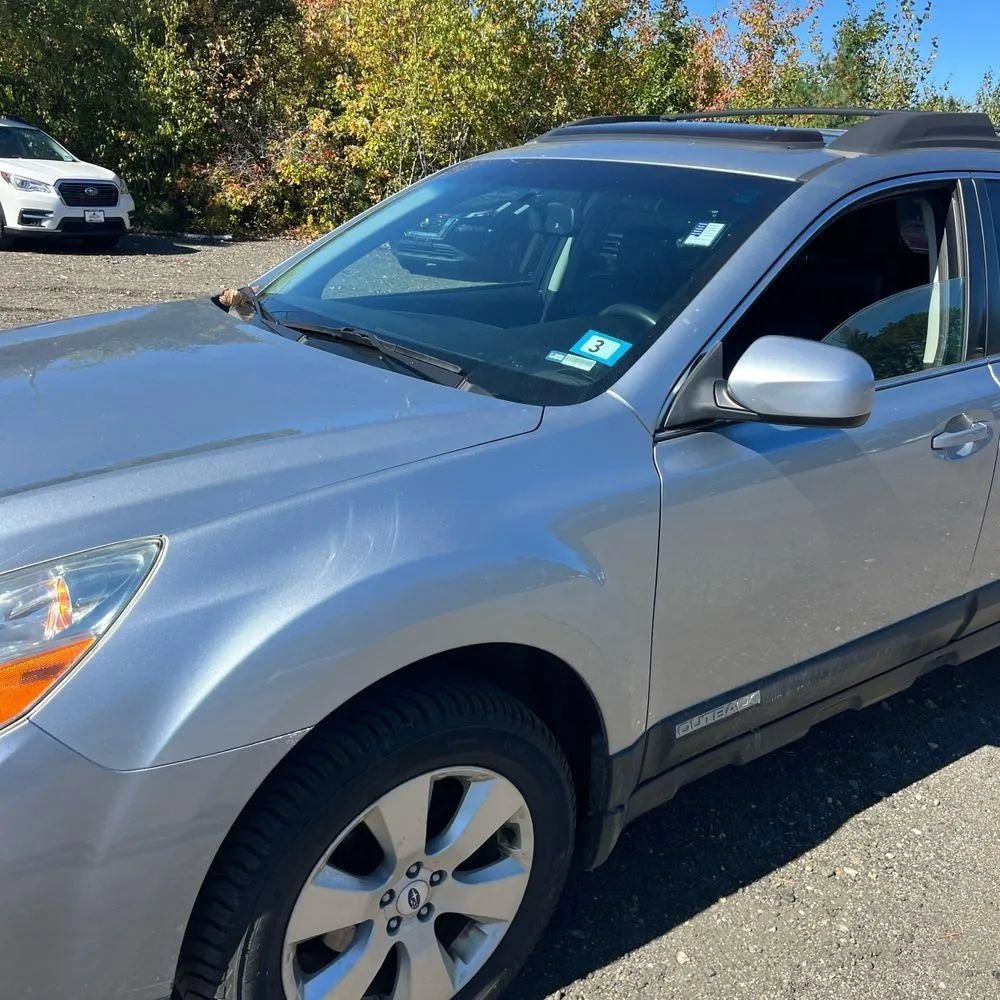 Used 2012 Subaru Outback 2.5i Limited AWD/4WD image 2