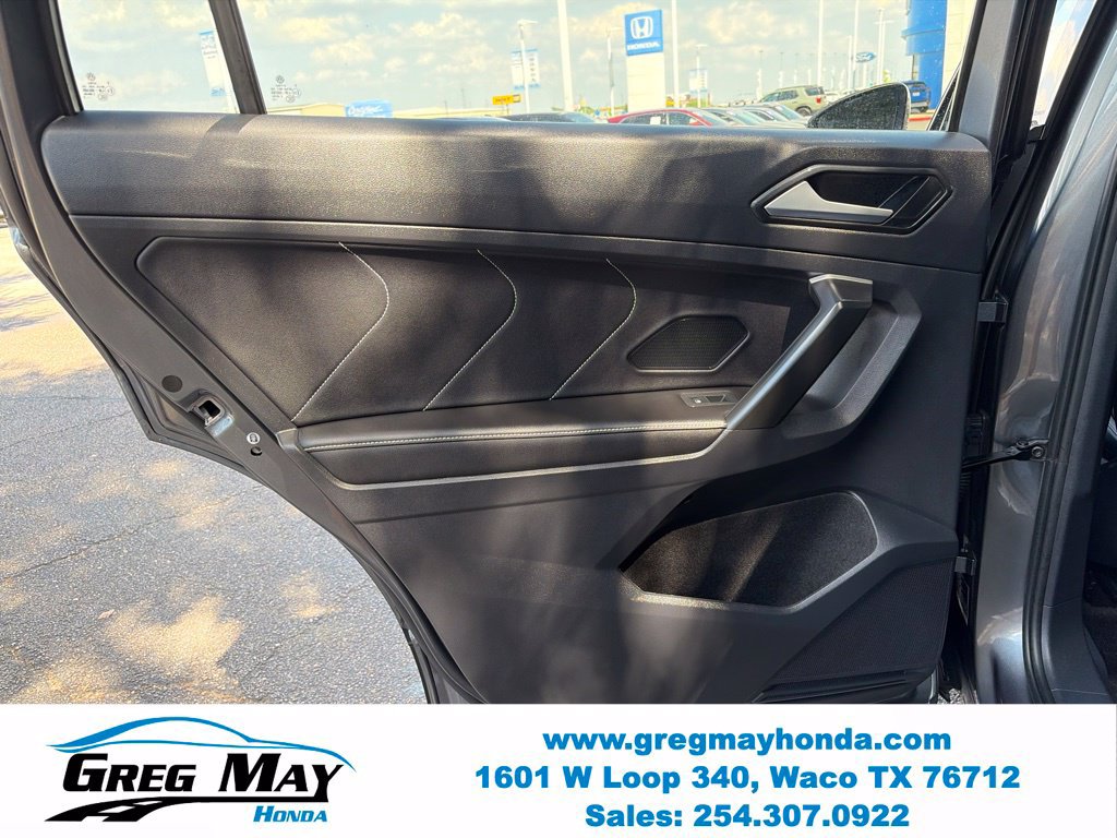 Used 2023 Volkswagen Tiguan SE FWD image 19