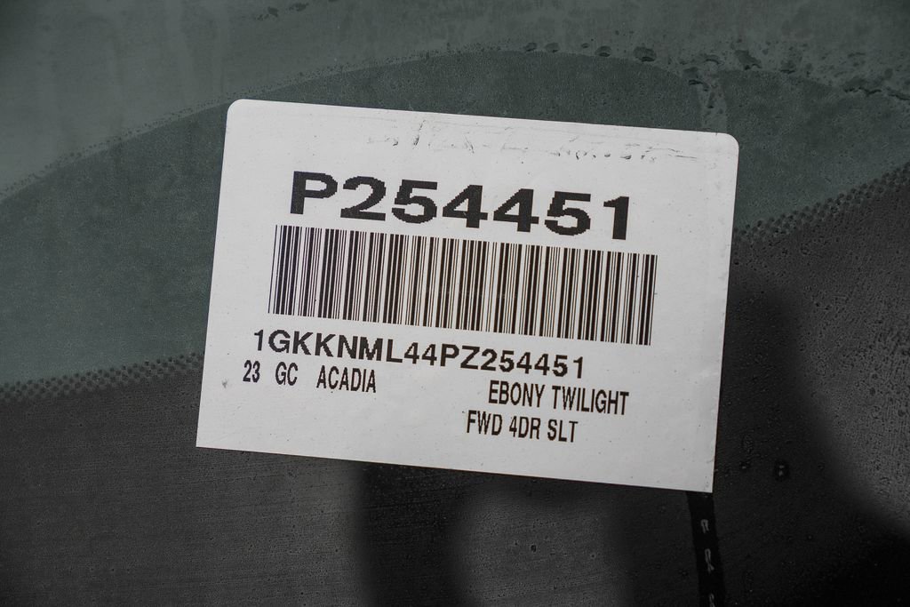 Used 2023 GMC Acadia SLT image 34