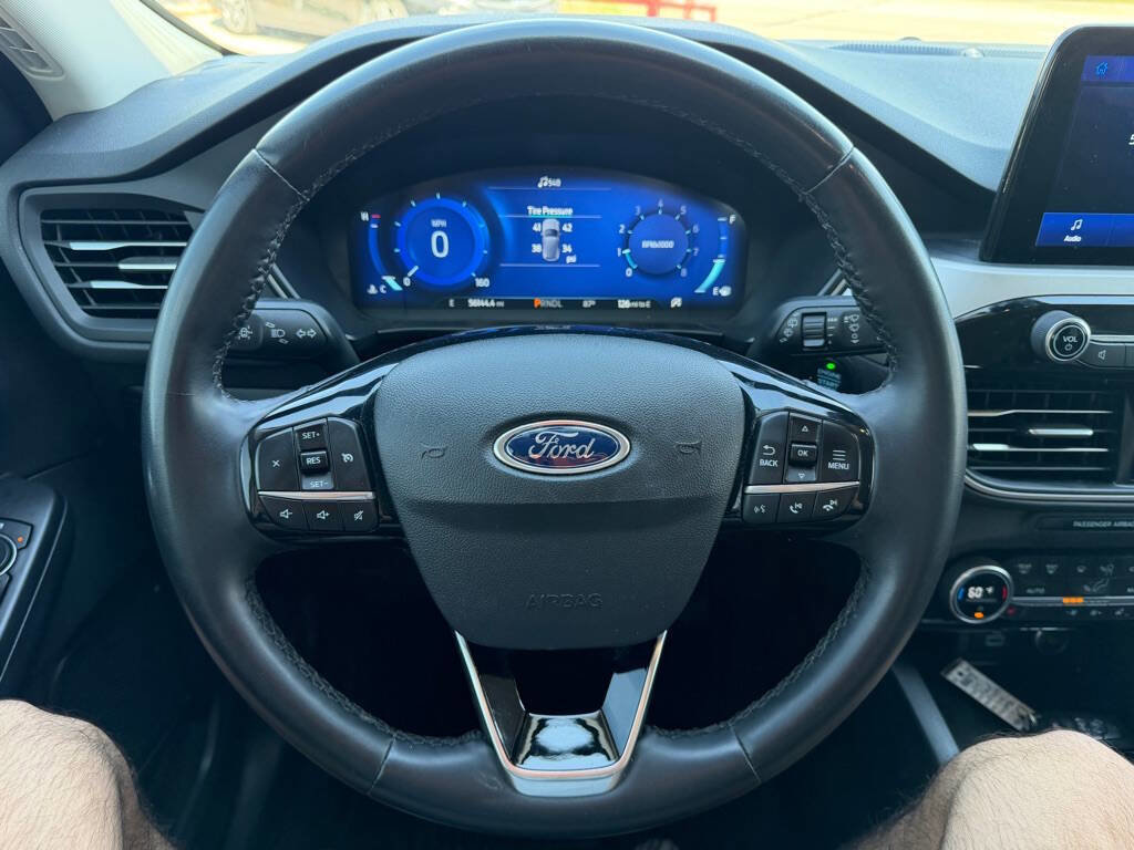 Used 2021 Ford Escape SEL w/ Technology Package image 12