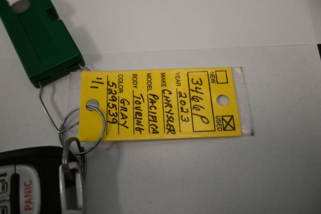 Used 2023 Chrysler Pacifica Touring-L FWD image 33