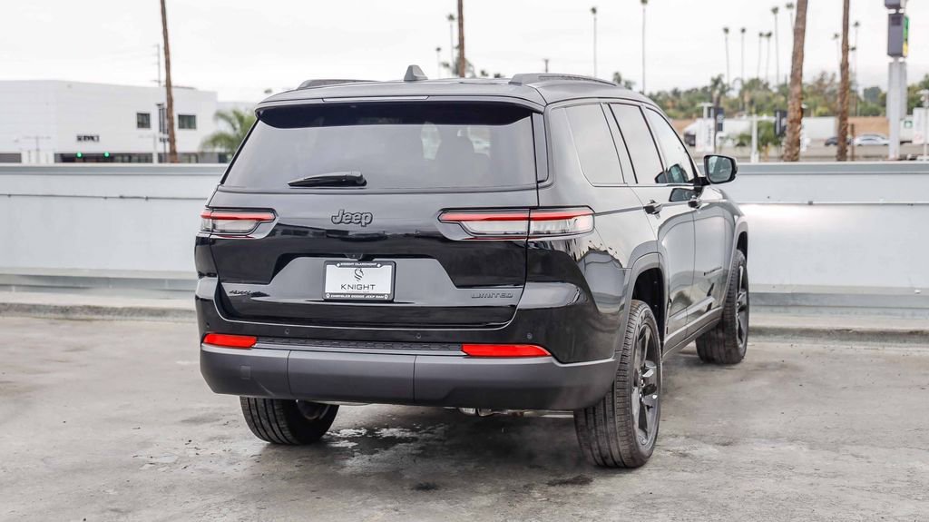 New 2025 Jeep Grand Cherokee L Limited w/ Black Appearance Package image 9