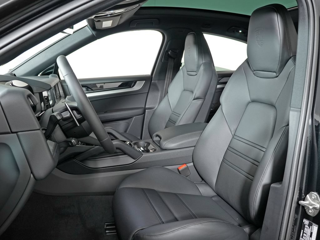Certified 2026 Porsche Cayenne Coupe AWD/4WD image 5