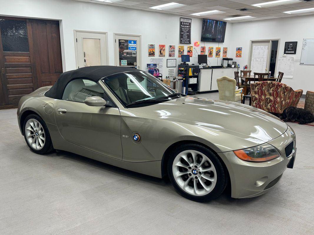 Used 2004 BMW Z4 2.5i RWD image 26