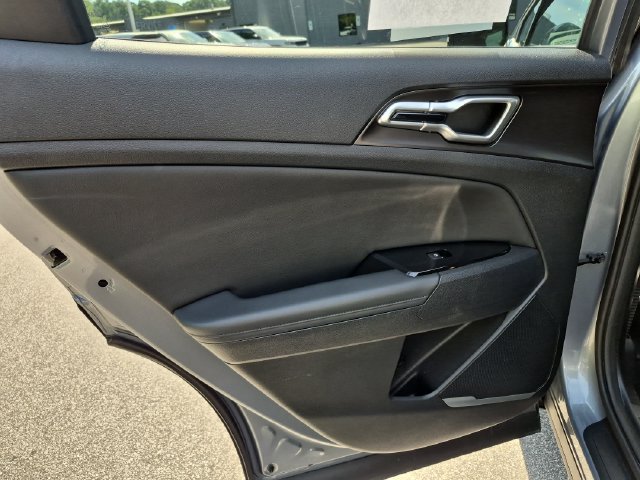 Used 2025 Kia Sportage EX FWD image 21