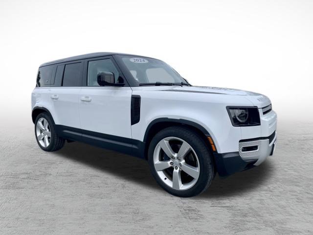 Certified 2024 Land Rover Defender 110 SE image 3