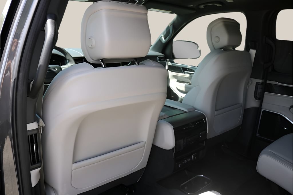 New 2026 Jeep Grand Wagoneer Limited AWD/4WD image 15