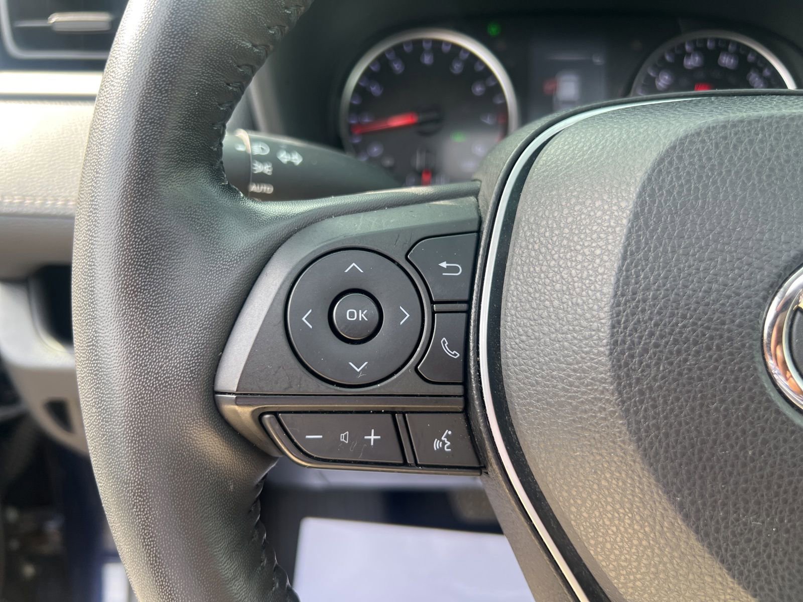 Used 2022 Toyota RAV4 XLE image 30