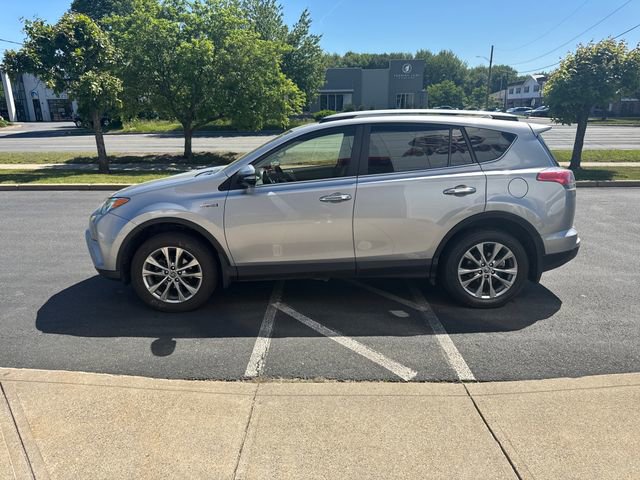 Used 2018 Toyota RAV4 Limited AWD/4WD image 6