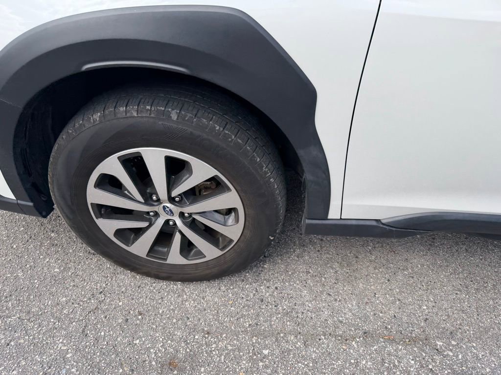 Used 2024 Subaru Outback Premium AWD/4WD image 11