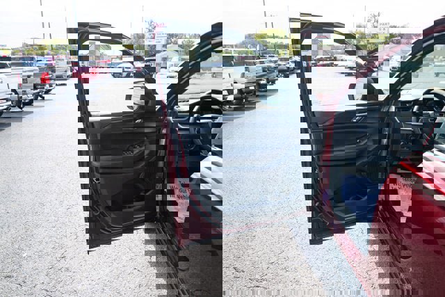 New 2025 Jeep Grand Cherokee L Laredo image 10