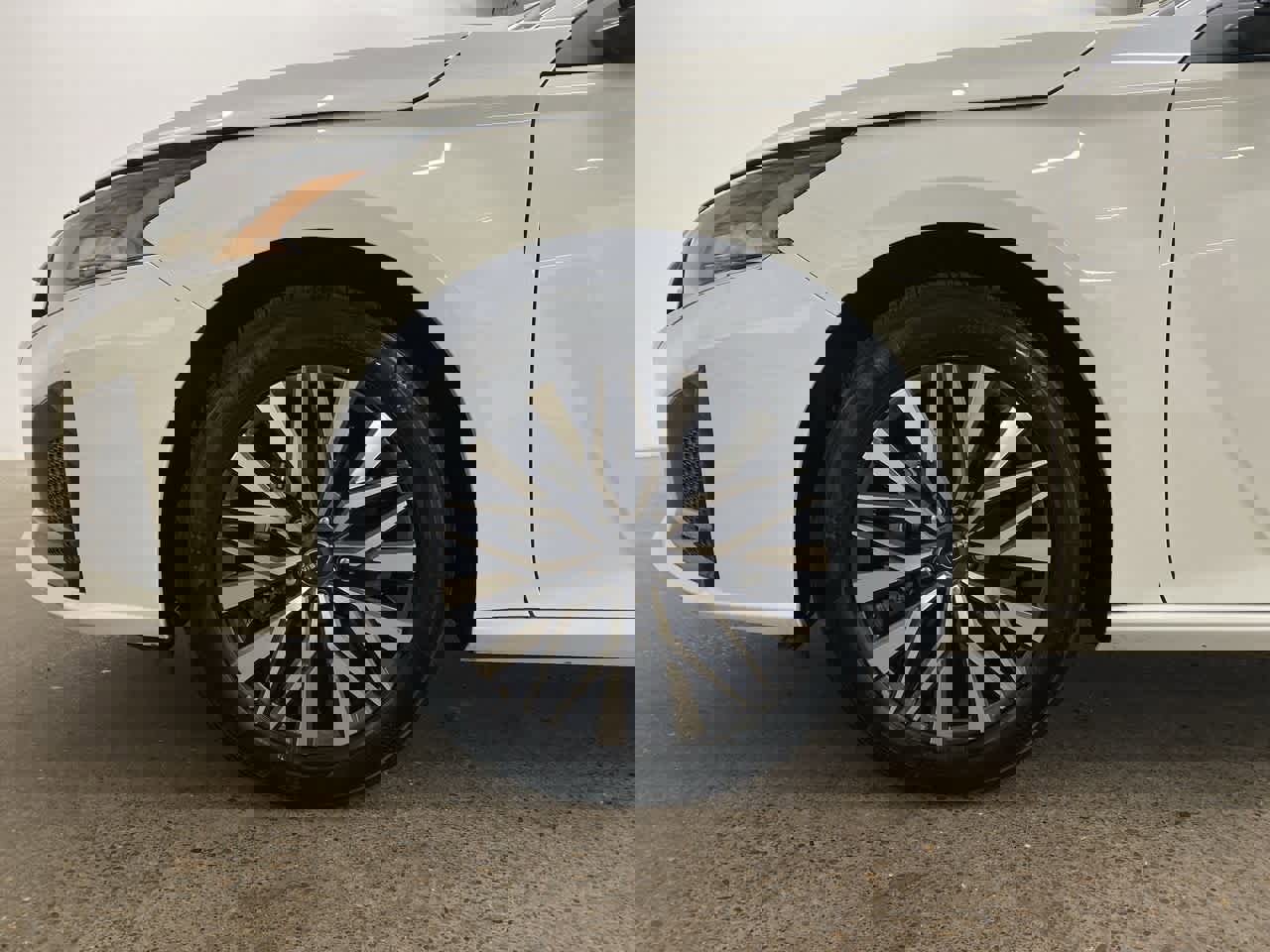 Used 2025 Nissan Altima 2.5 SV image 11