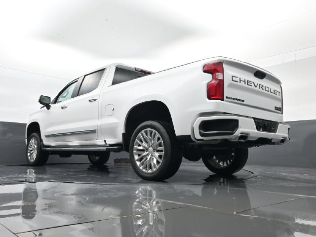 Used 2025 Chevrolet Silverado 1500 High Country w/ High Country Premium Package AWD/4WD image 27