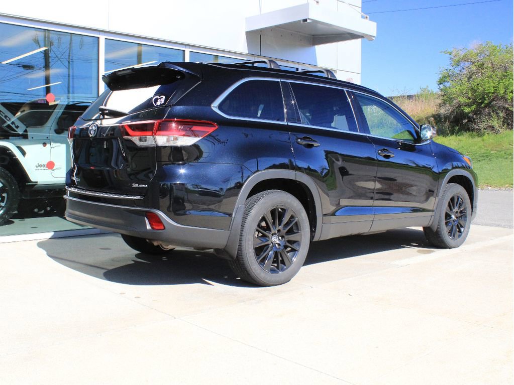 Used 2019 Toyota Highlander SE AWD/4WD image 8